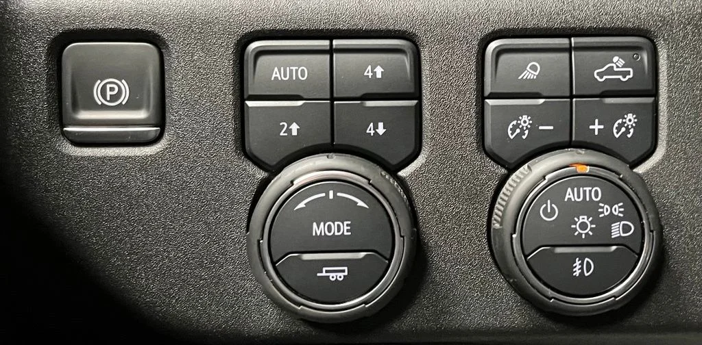 Used 2025 Black Chevrolet ZR2 image 32