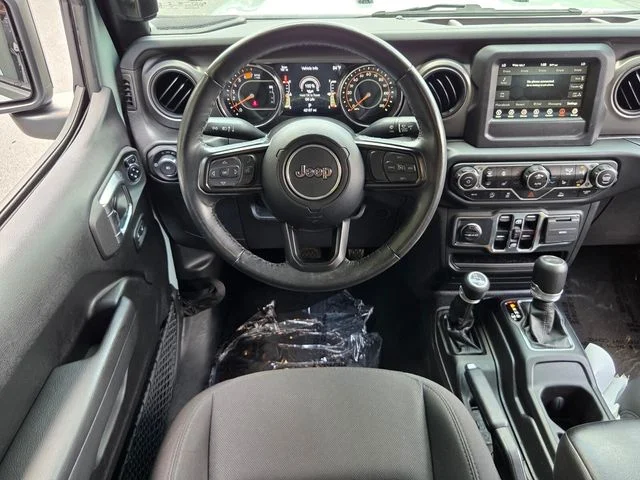 Used 2023  Jeep Sport S image 13