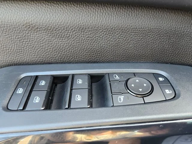 Used 2025 Gray Nissan SV image 36