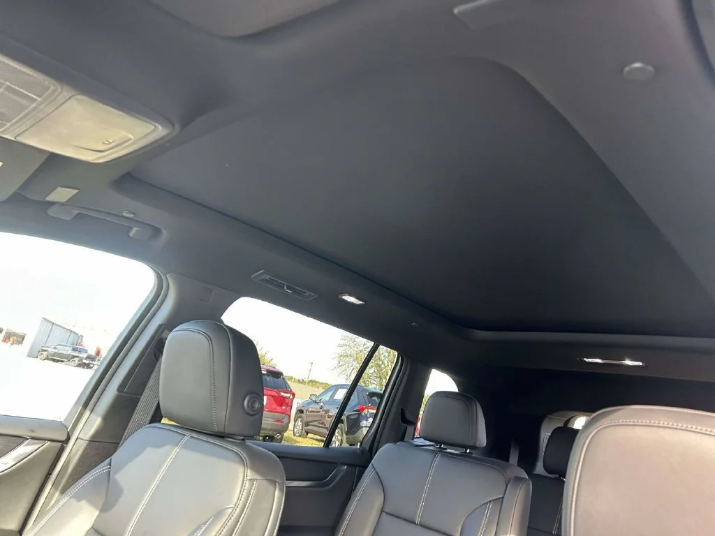 New 2027 Summit White GMC Elevation image 19