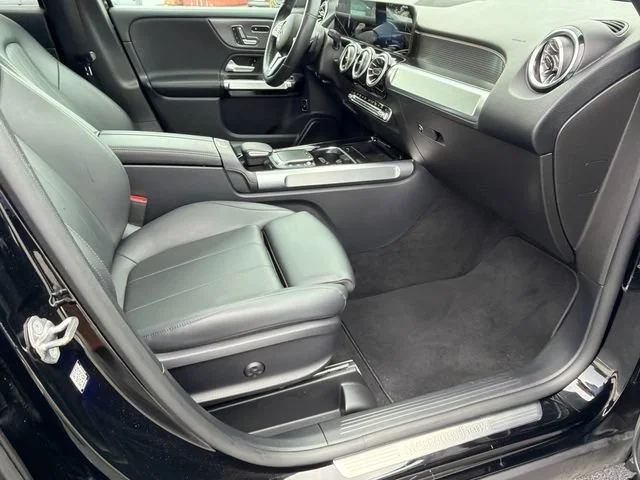 Used 2022 Black Mercedes-Benz GLB 250 image 13