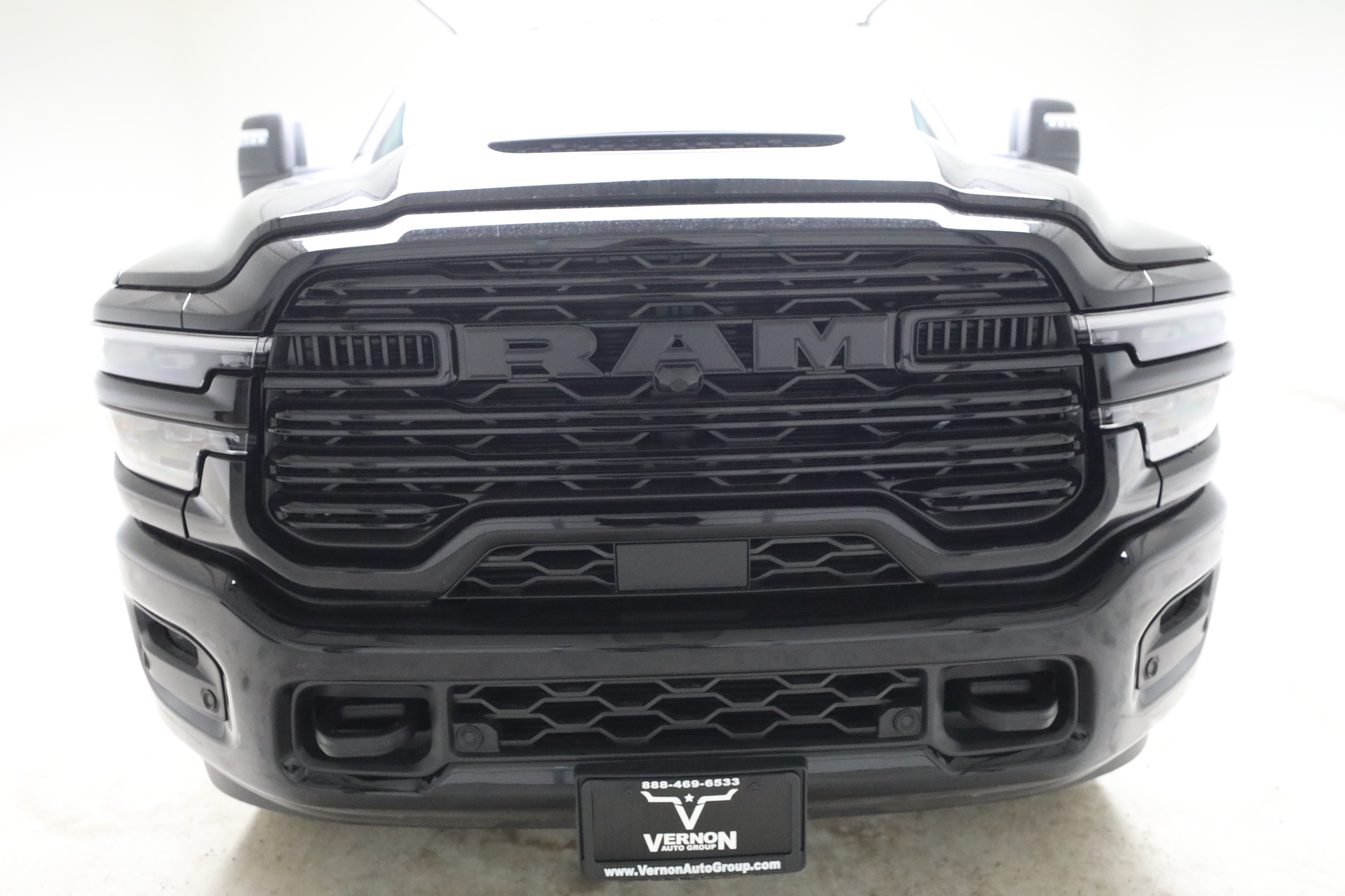 New 2026 Diamond Black Crystal Pearlcoat Ram N image 8