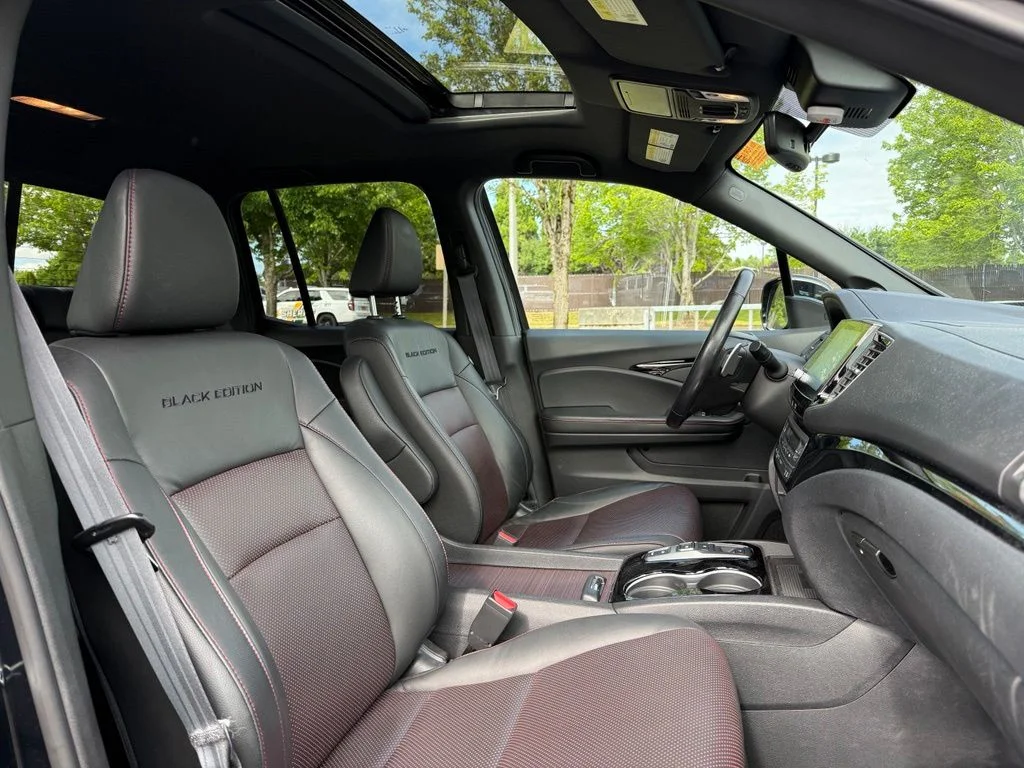 Used 2021 Crystal Black Pearl Honda Black Edition image 25