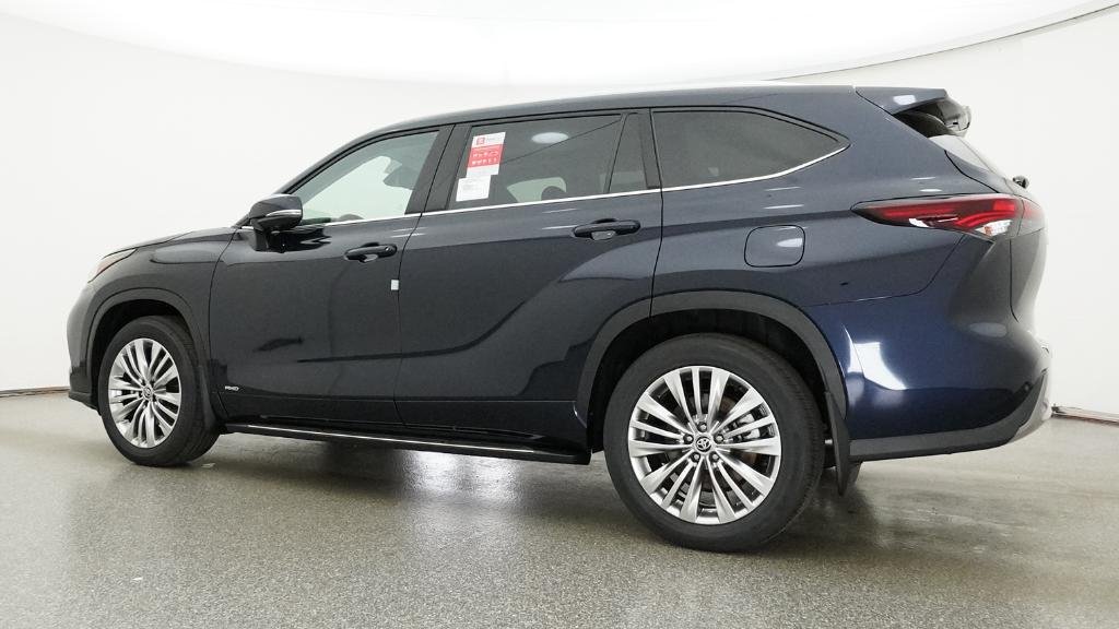 2026 Toyota Highlander Platinum - Photo 18
