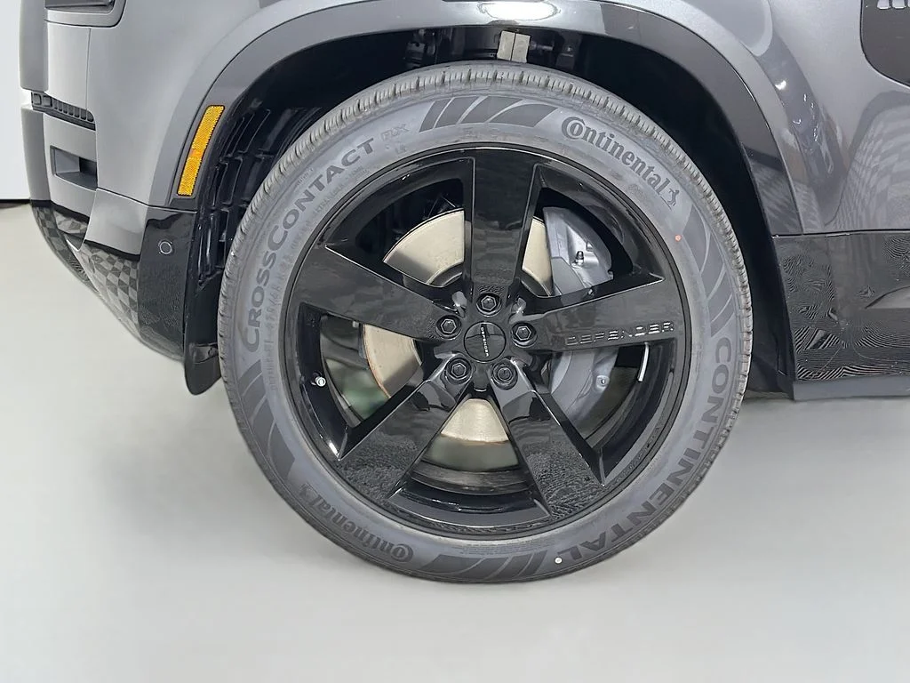 New 2026 Carpathian Grey Land Rover X-Dynamic SE image 33