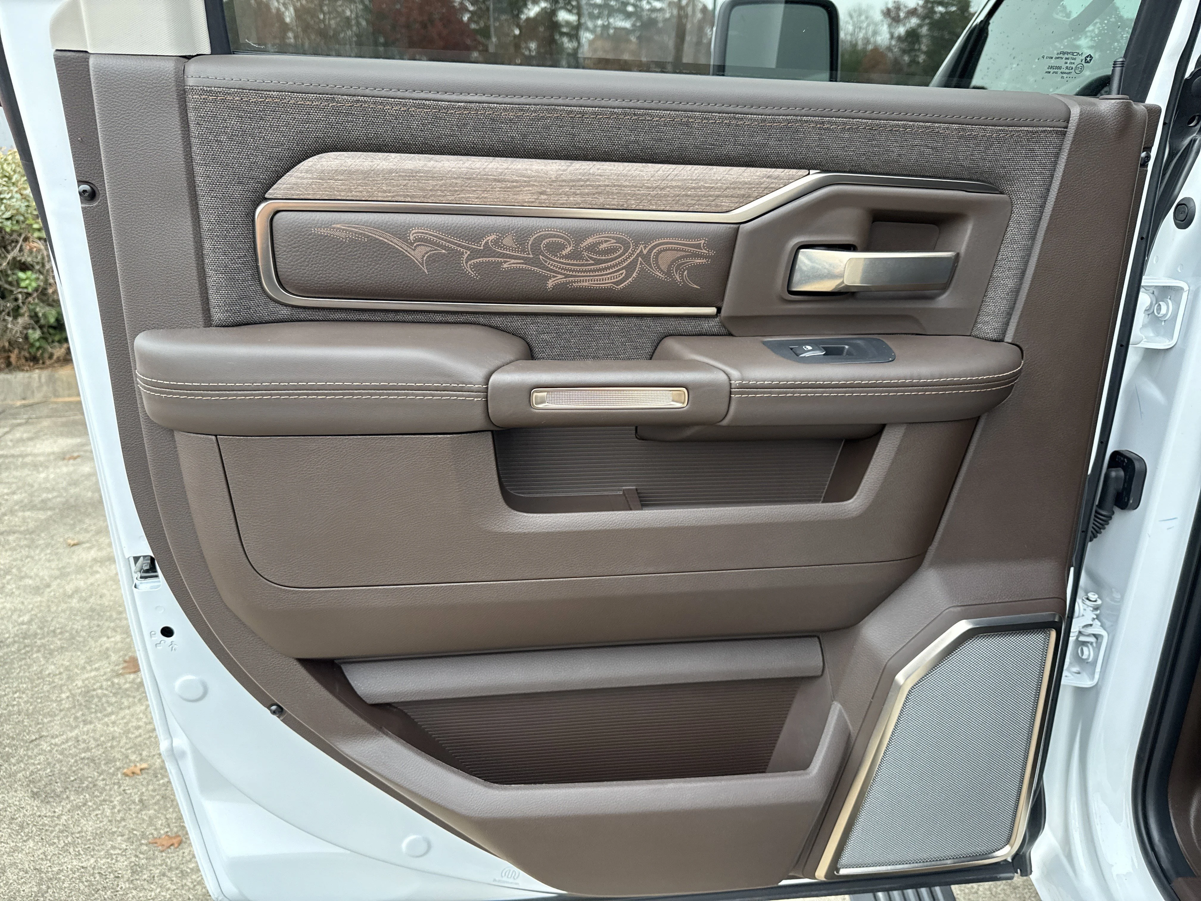 2025 RAM 2500 Limited - Photo 28