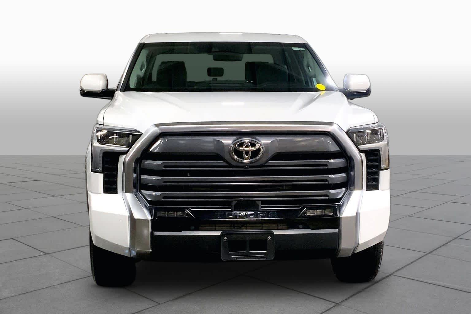 Used 2024 Wind Chill Pearl Toyota Limited image 4