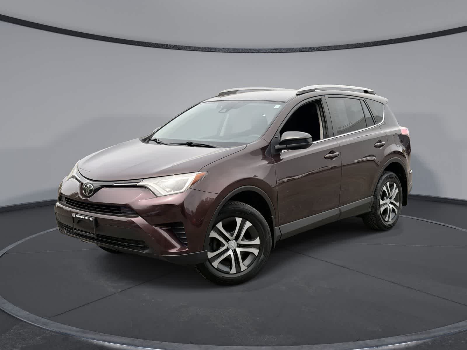 2017 Toyota RAV4 LE AWD's photo