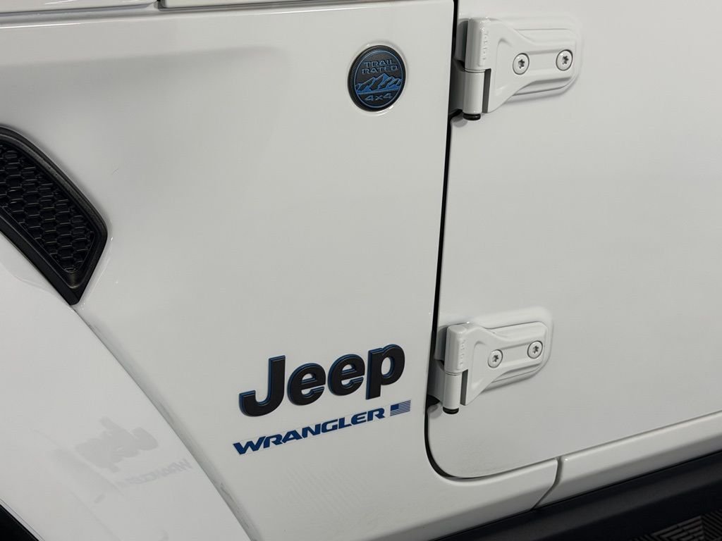 Used 2023 White Jeep Rubicon 4xe image 15