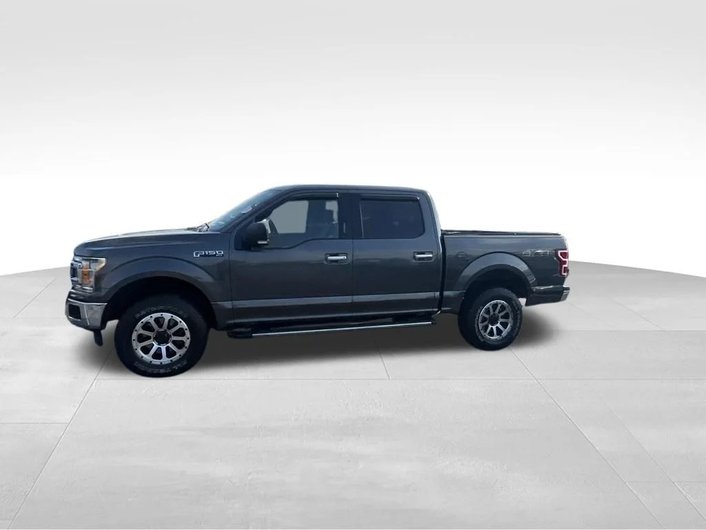 Used 2018 Gray Ford XLT image 3