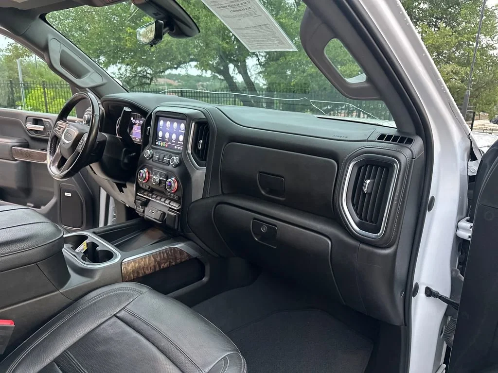 Used 2023 White Frost Tricoat GMC Denali image 32