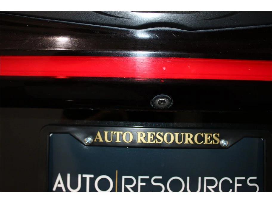 Used 2022 Brilliant Black Crystal Pearlcoat Chrysler Hybrid Touring L image 23