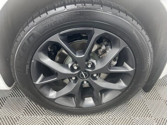 Used 2022 White Chrysler Touring L image 11