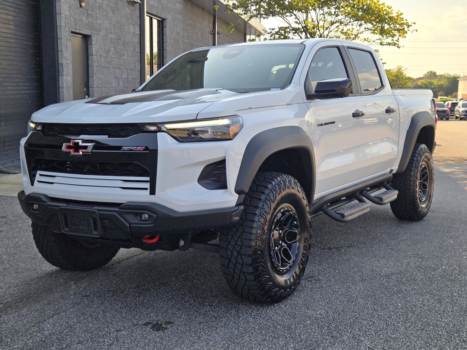 Used 2025 Summit White Chevrolet 4WD ZR2 image 1