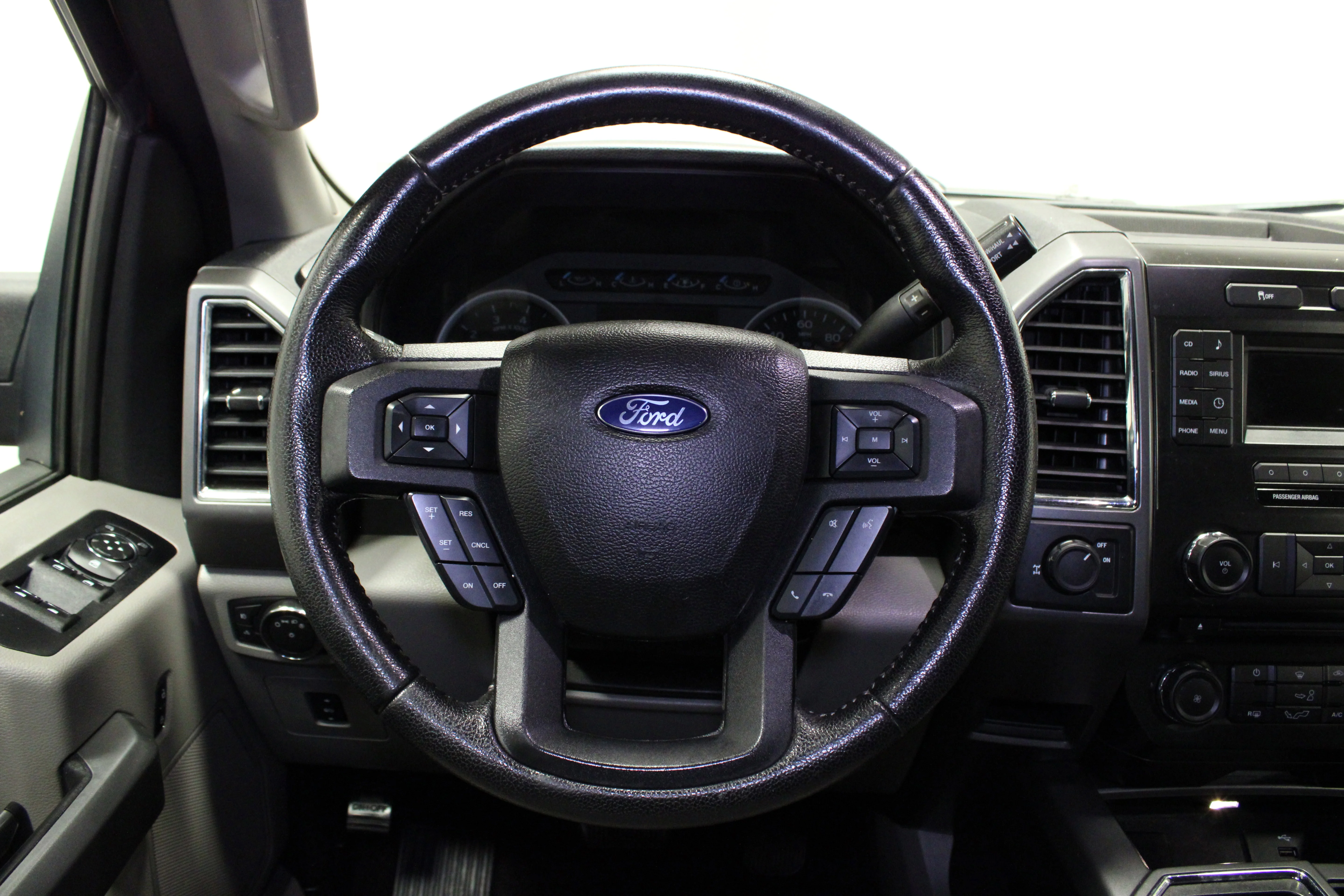 Used 2016 Ruby Red Metallic Tinted Clearcoat Ford XLT image 22