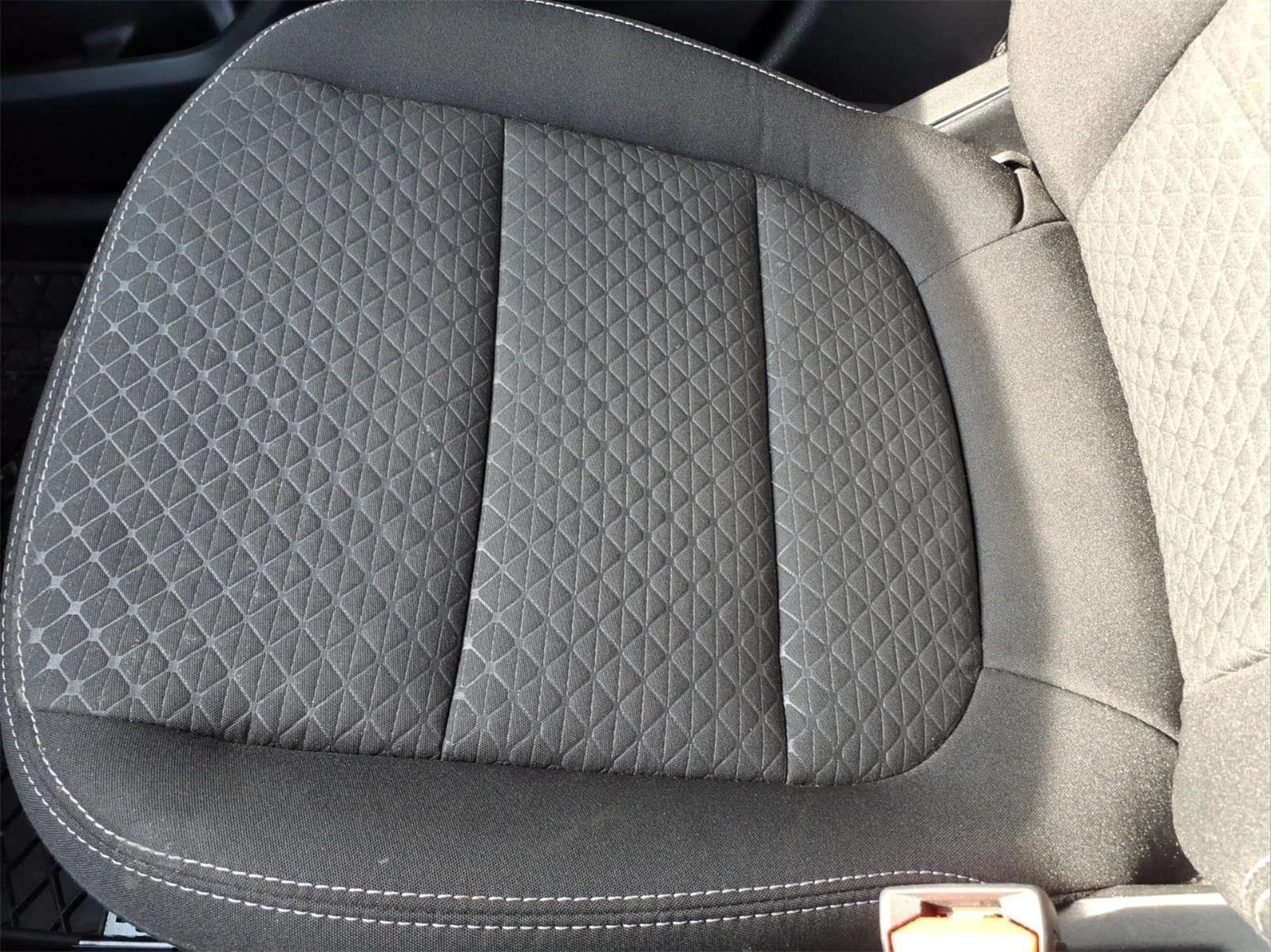 Used 2023 Oxford White Ford Active image 24