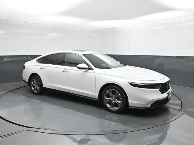 Used 2024 White Honda EX image 17