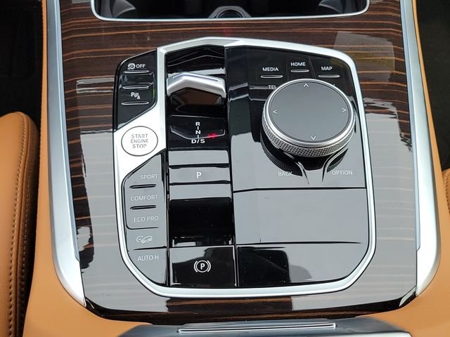 New 2026 White BMW xDrive40i image 24