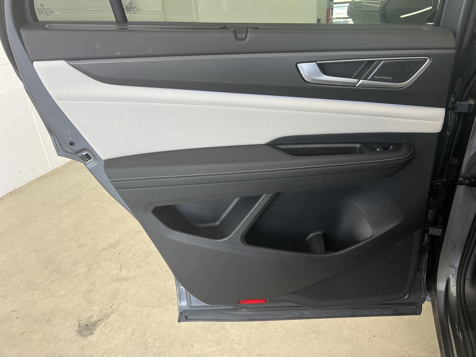 2025 Volkswagen Atlas Cross Sport SEL Premium R-LINE - Photo 23