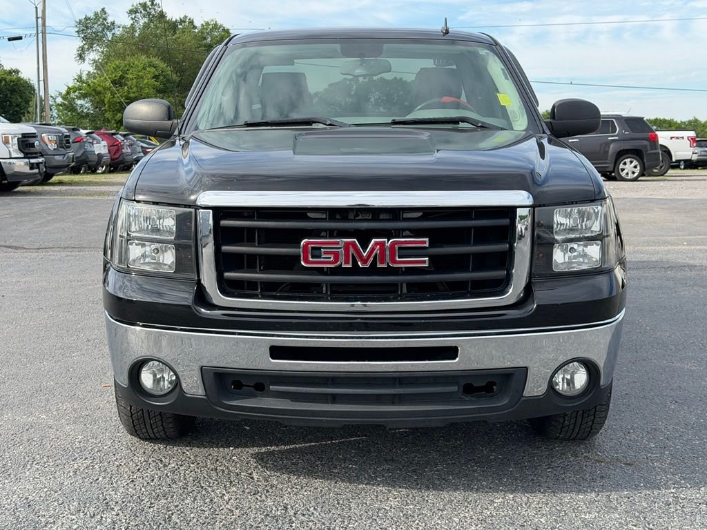 Used 2011 Black GMC SLE image 10