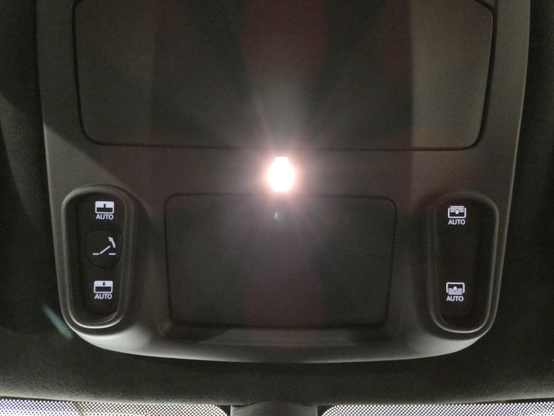Used 2024 RED Chrysler Pinnacle FWD image 21