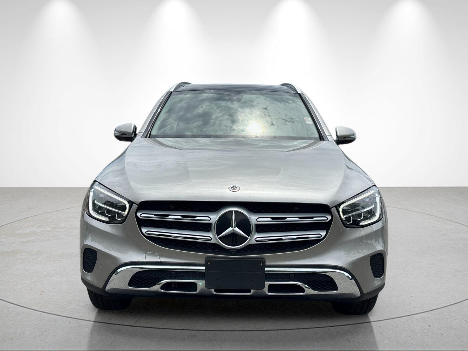 Used 2021 Obsidian Black Metallic Mercedes-Benz GLC 300 image 8