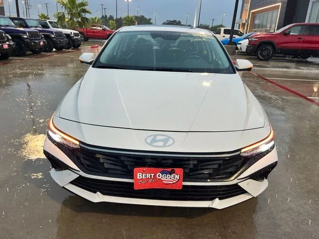 Used 2024 White Hyundai Limited image 2