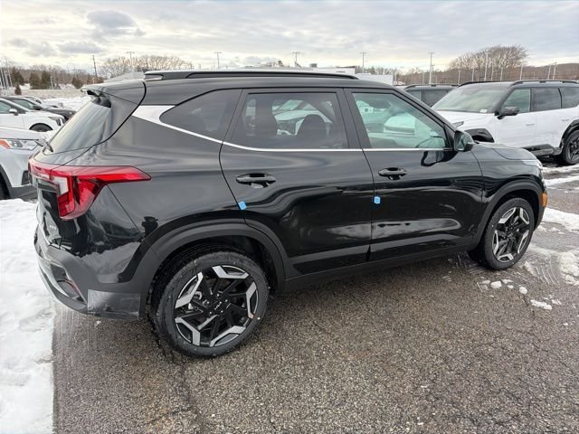 New 2026 Fusion Black Kia SX image 3