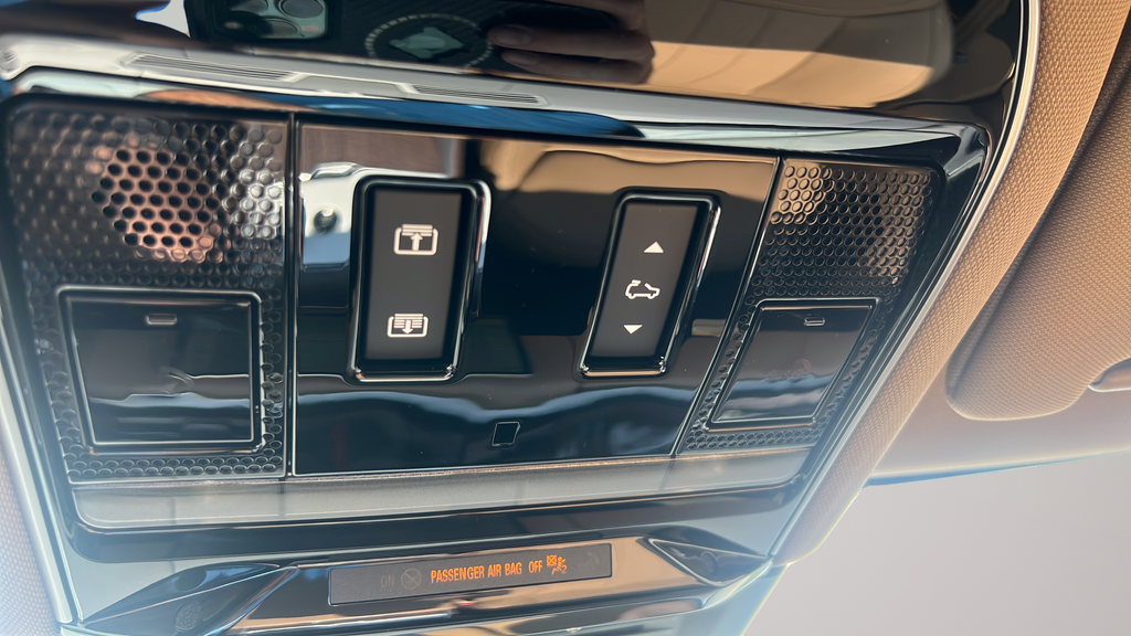New 2026 Black Land Rover SE image 25