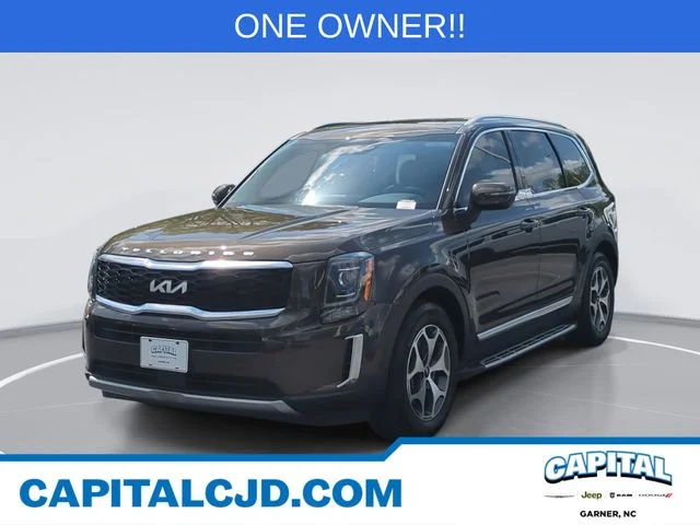 Used 2022 Green Kia EX image 1