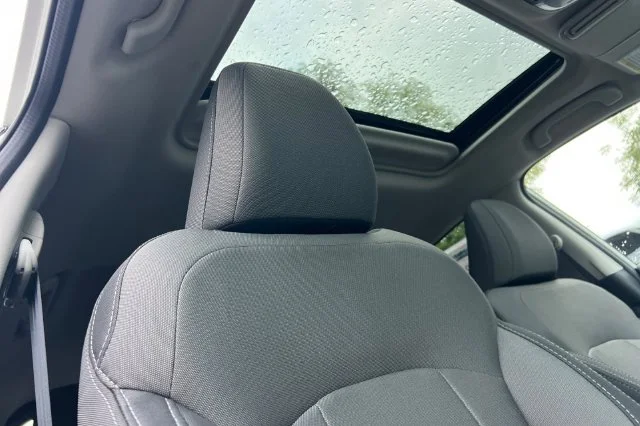 New 2027 CRYSTAL WHITE PEARL Subaru Premium image 14