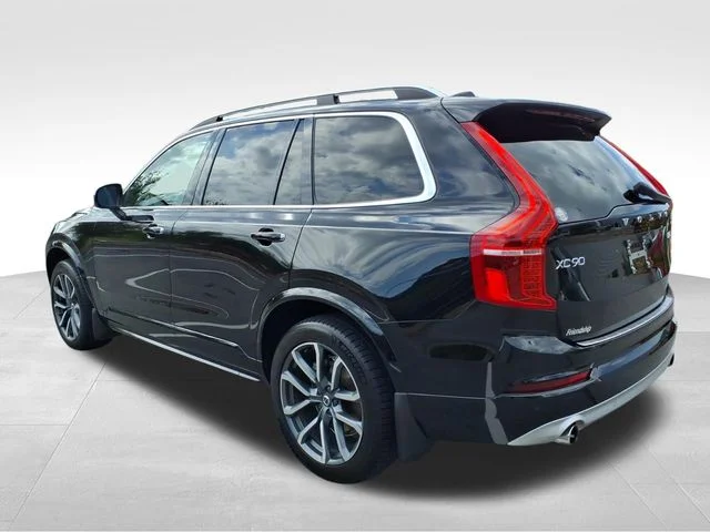 Used 2019 Black Volvo T5 Momentum image 8