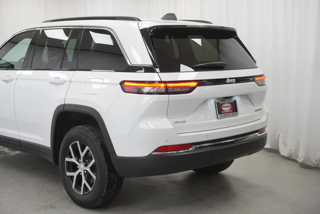 Used 2025 White Jeep Limited image 14
