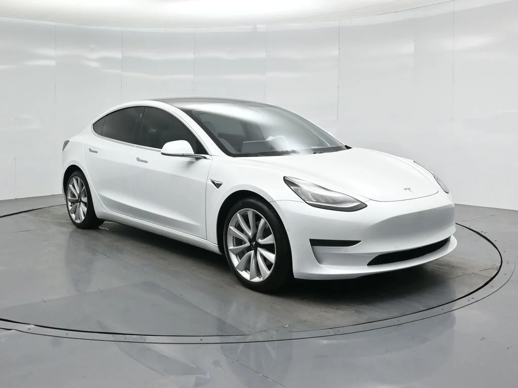 Used 2020  Tesla Standard Range Plus image 51