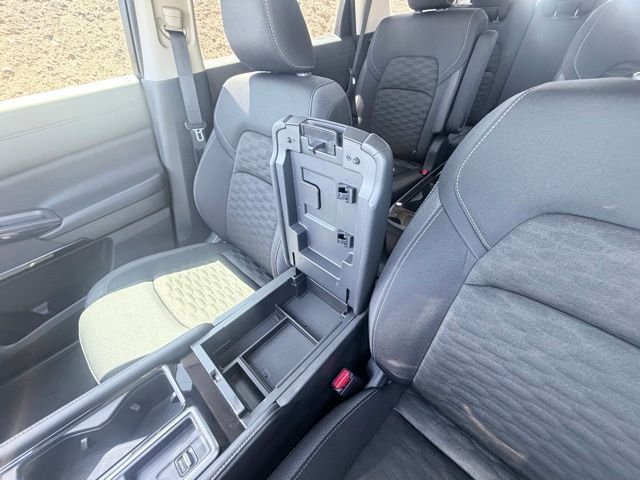 2024 Nissan Pathfinder SV - Photo 17