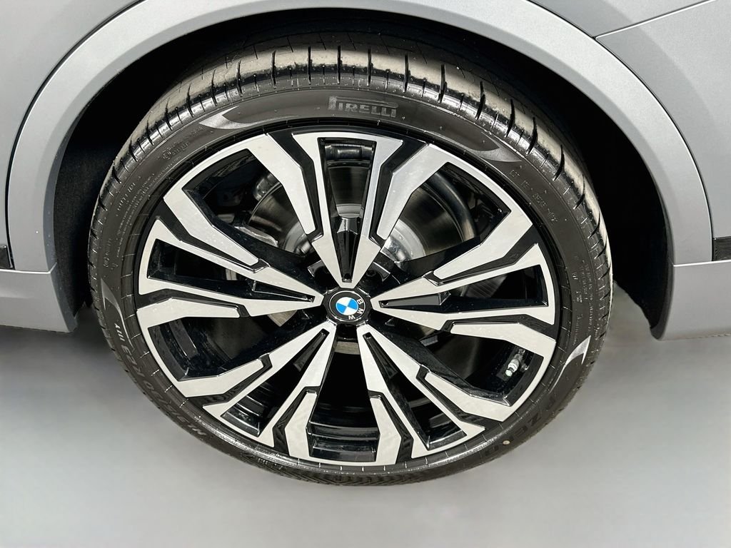 New 2027 Gray Metallic BMW xDrive40i image 23