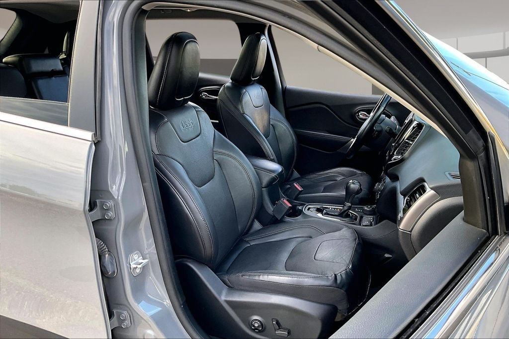 Used 2021 Gray Jeep Limited image 7