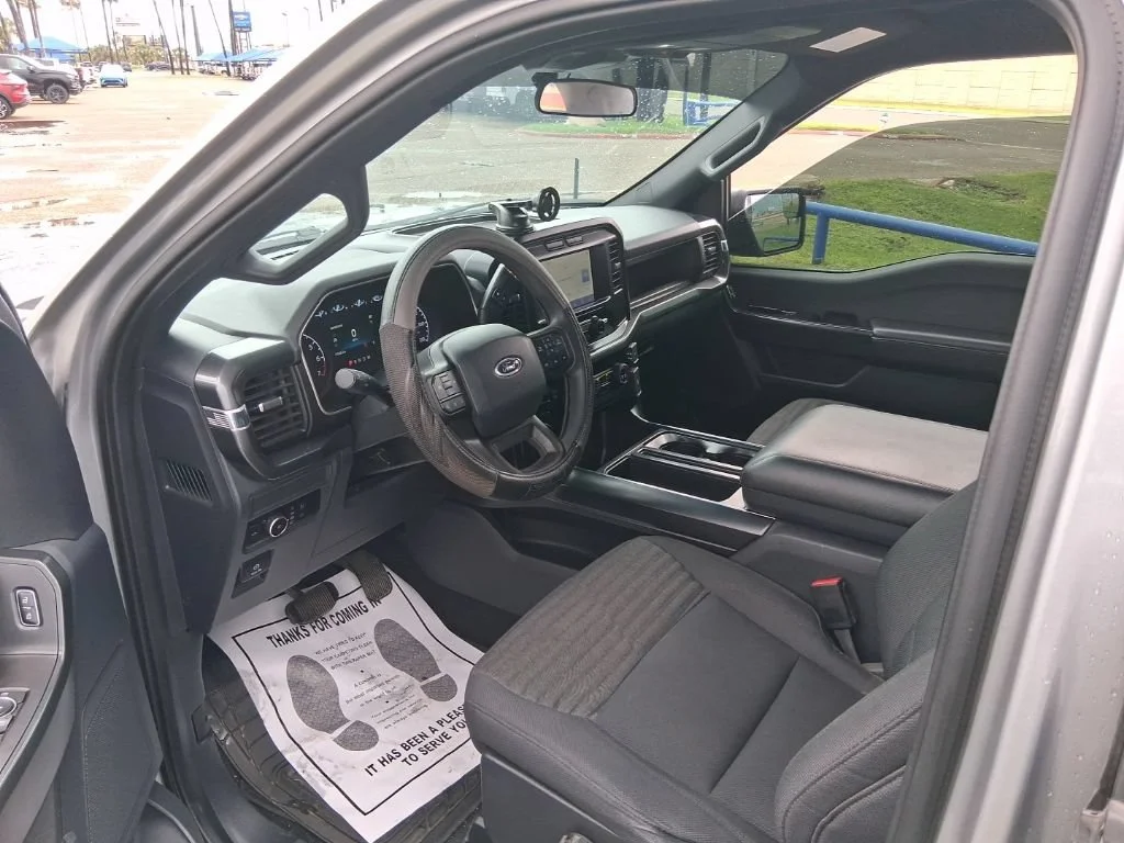 Used 2023  Ford XL image 10
