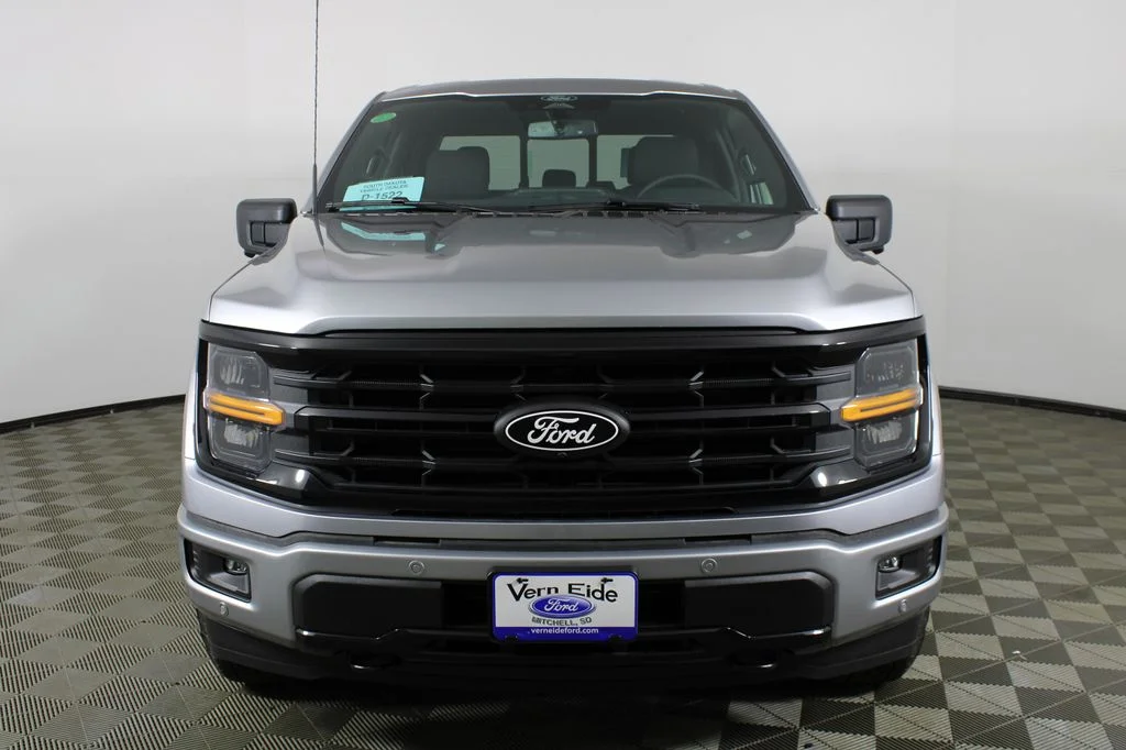 New 2026 Silver Ford XLT image 2