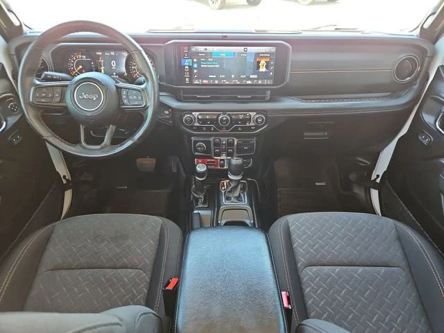 Used 2024  Jeep Mojave image 12