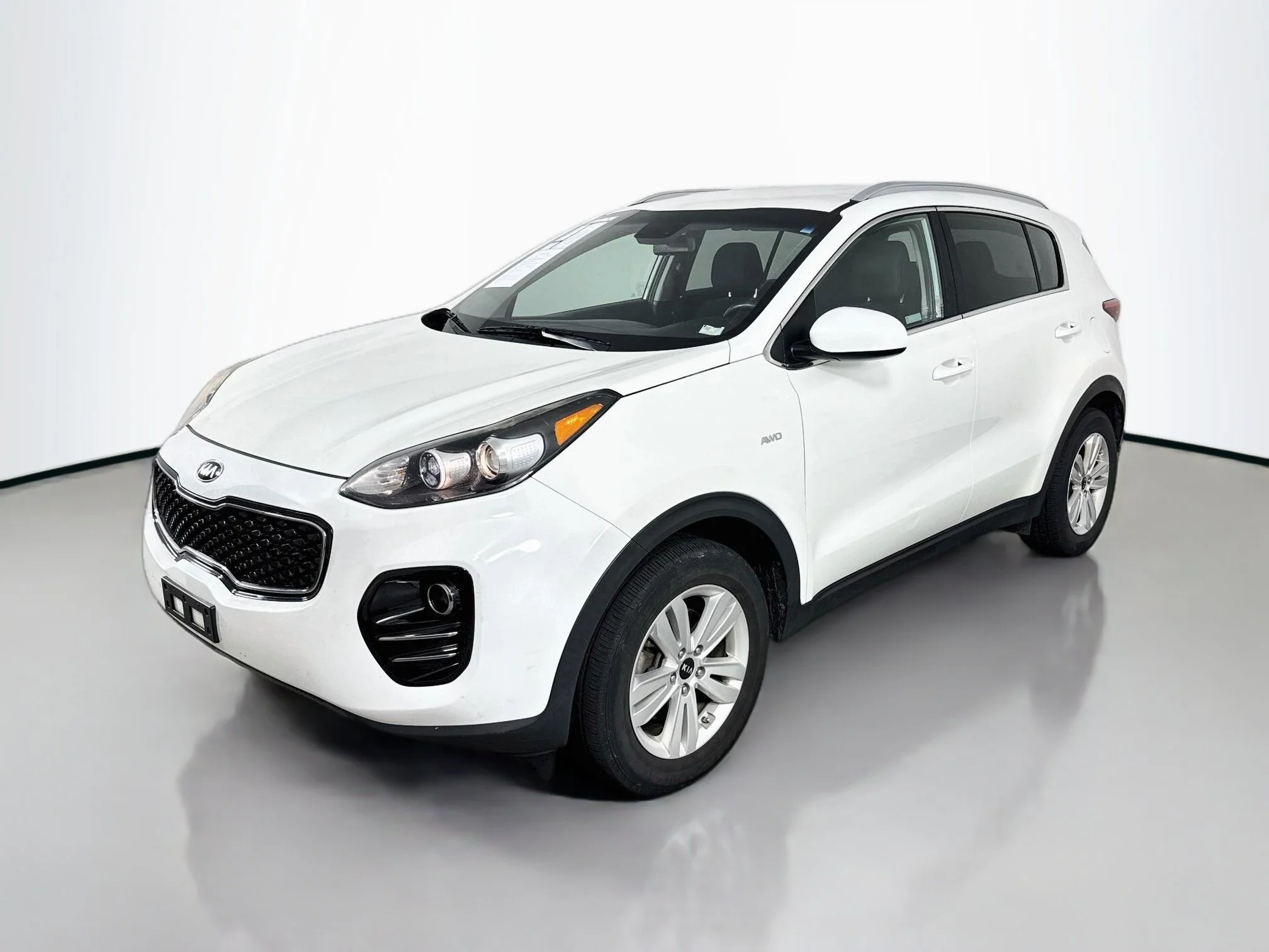 Used 2019 Clear White Kia LX image 3