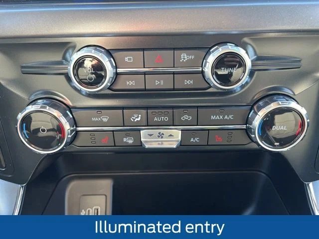New 2026 Oxford White Ford XLT image 43