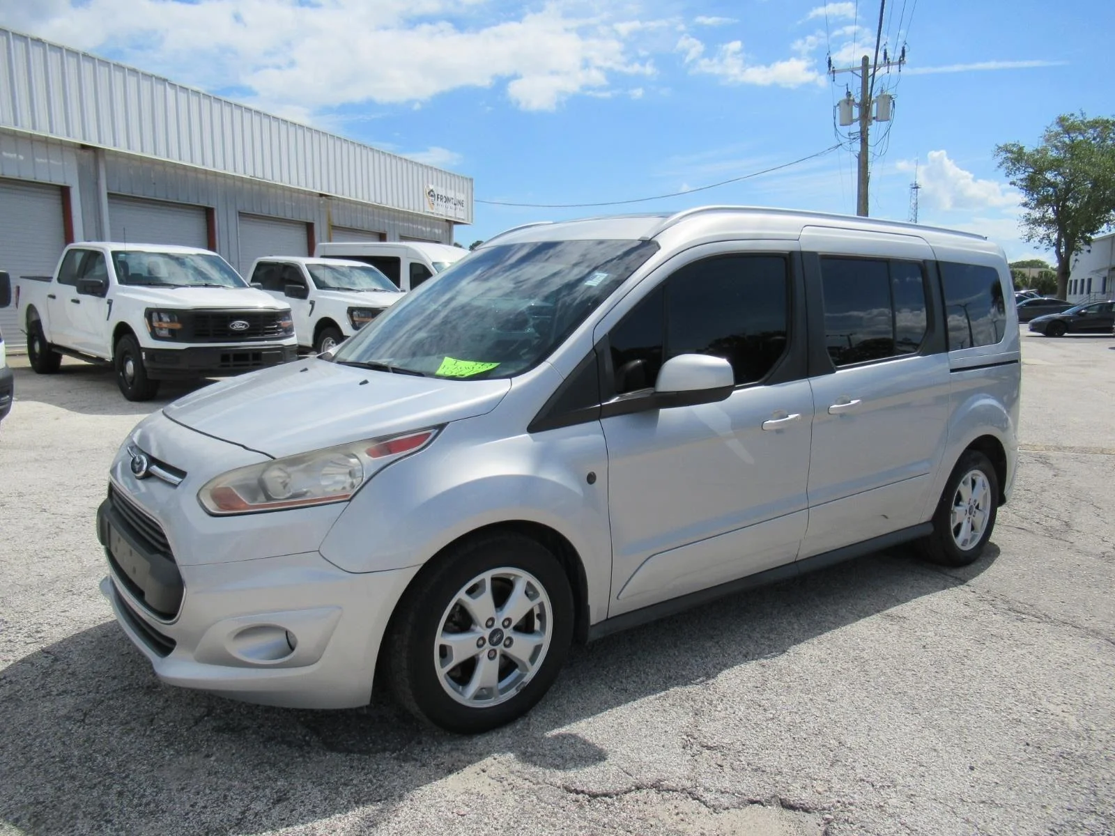 Used 2016  Ford Titanium image 3