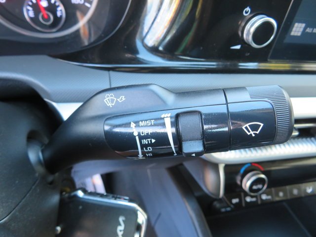 Used 2022 Glacial White Pearl Kia LX image 30