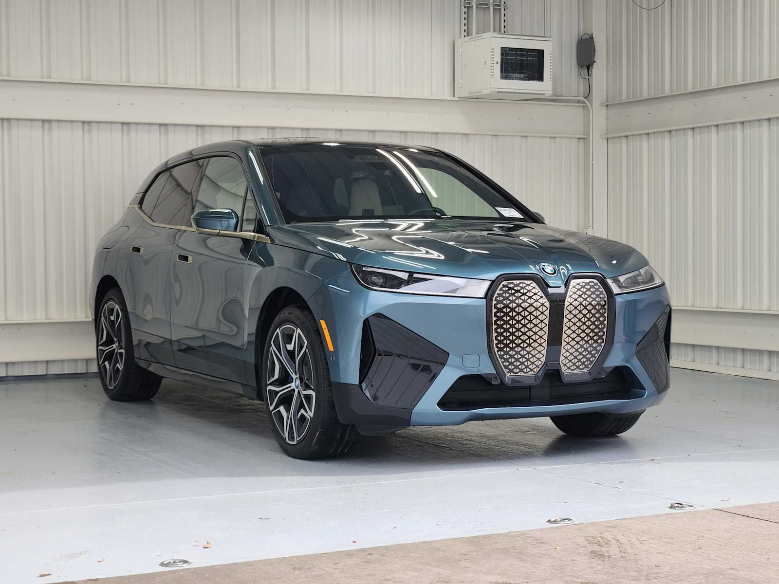 Used 2024 BMW iX Base with VIN WB523CF09RCN25686 for sale in Plano, TX