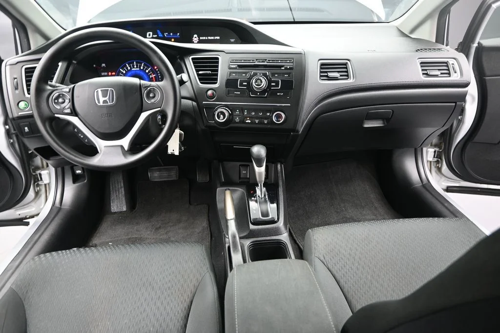 Used 2015 Silver Honda LX image 29