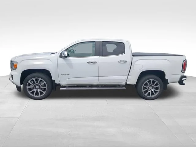 Used 2019 White GMC 4WD Denali image 2