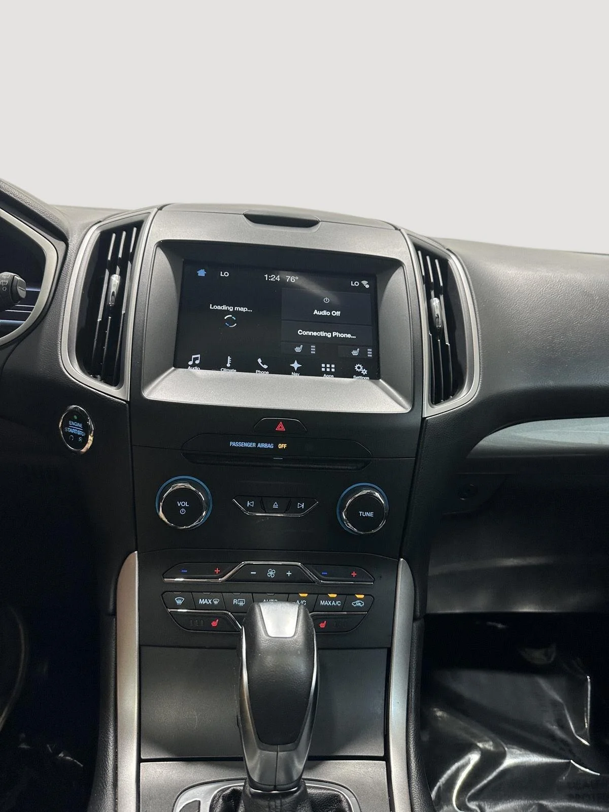 Used 2018 Magnetic Metallic Ford SEL image 11