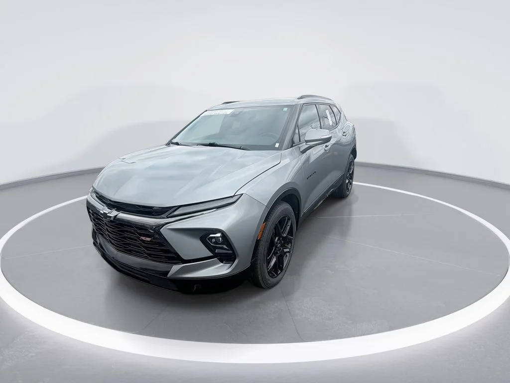 Used 2024 Gray Chevrolet RS image 4