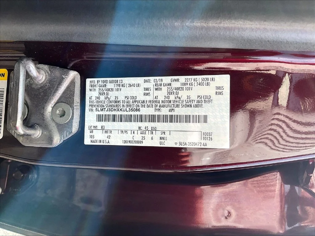 Used 2019 Burgundy Lincoln Reserve image 19
